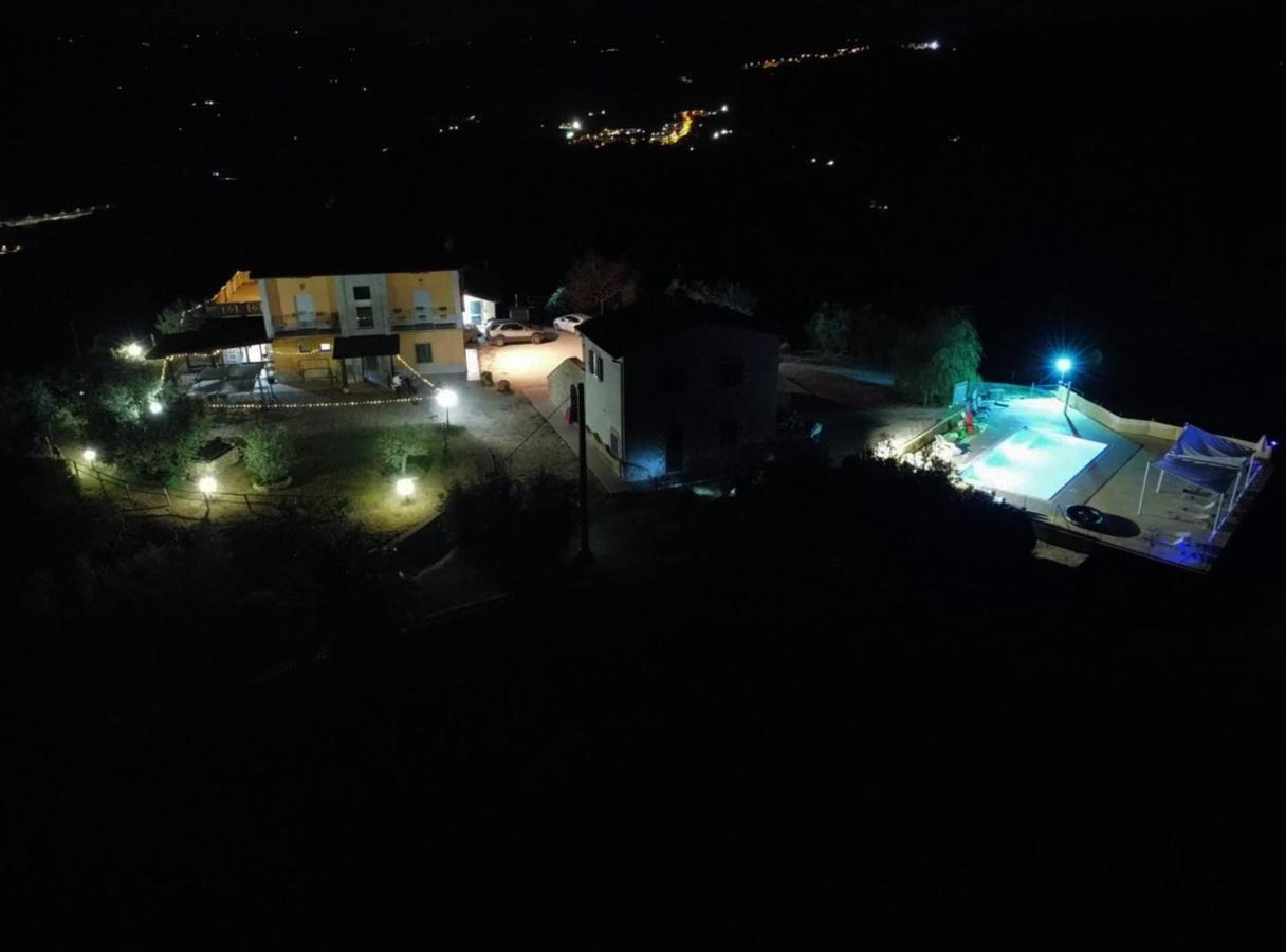 Agriturismo La Terrazza Valfabbrica Exterior photo