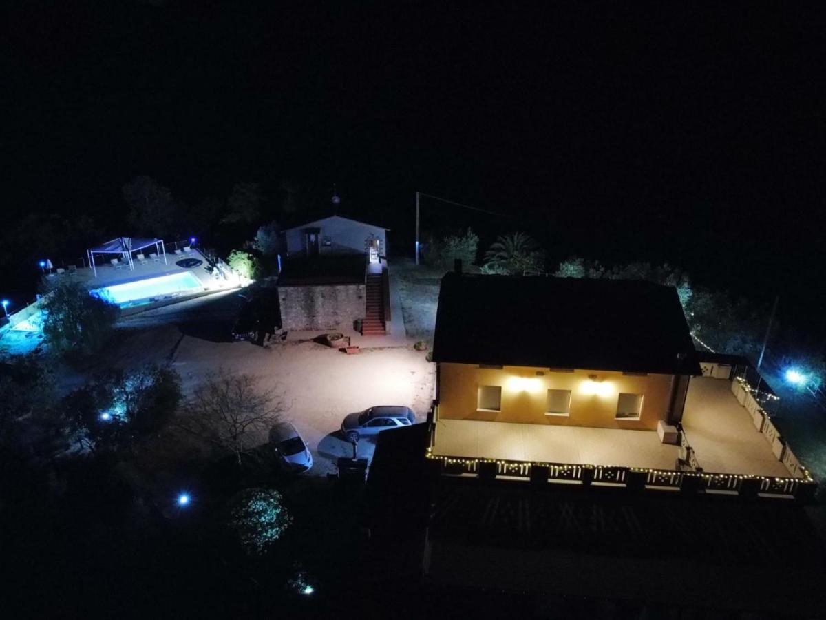 Agriturismo La Terrazza Valfabbrica Exterior photo