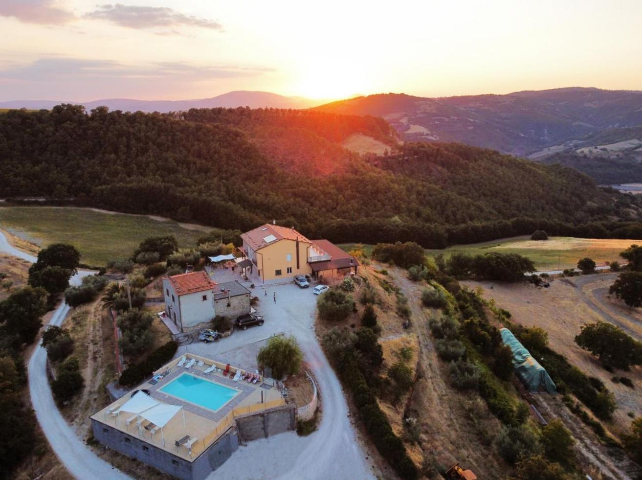 Agriturismo La Terrazza Valfabbrica Exterior photo