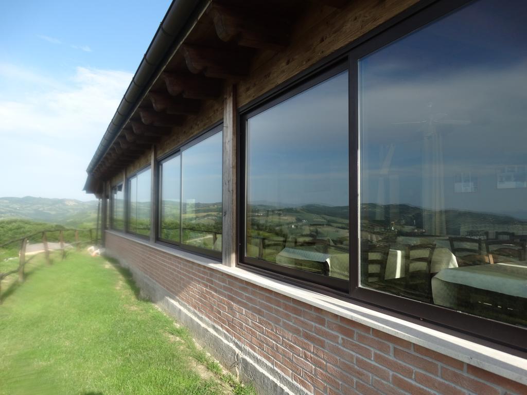 Agriturismo La Terrazza Valfabbrica Exterior photo